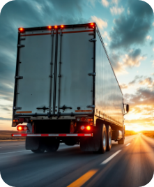 Camión en carretera representa seguros para flotillas y transporte de carga nacional en CDMX y Querétaro
